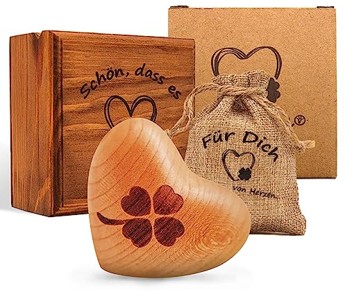 FunkenWerk® Glücksbringer Kirschholz Herz mit Kleeblatt Glücksengel Schutzengel, Glück Geschenk Talisman Motivation, Herzensgeschenk Anhänger zur Prüfung Auto (Schön, dass es Dich gibt)