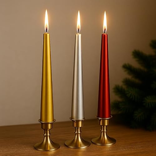 EbenEzer Velas Cónicas de Navidad – Acabado Liso, Pack de 3 Colores (Rojo, Plata y Oro) | Decoración Navideña Elegante para Mesa o Chimenea | Pack de 12 Unidades | Velas Decorativas para Navidad