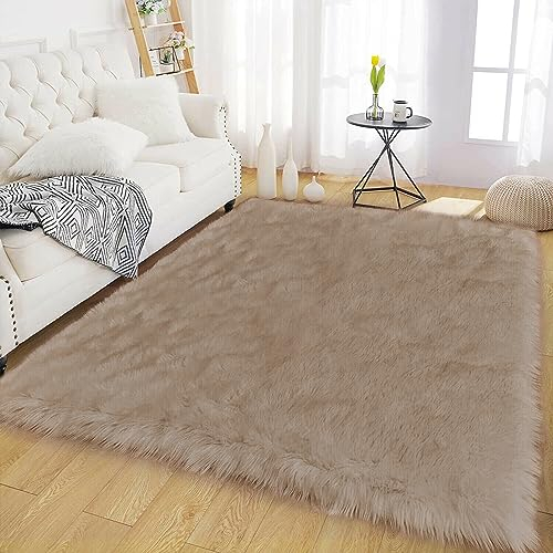 Latepis Teppich Beige Hellbraun 120x180 cm Kunstfell Teppich Flauschig für Schlafzimmer Bettvorleger Wohnzimmer Teppich Waschbar Hochflor Fellteppich Shaggy