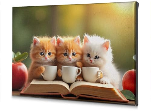 Decorazione pasquale con tre gattini che bevono il tè dalle tazze su un libro aperto. Tela decorativa da parete per bagno, decorazione artistica da parete (40 x 60 cm)