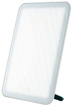Lumie Vitamin L - Kompakte LED Tageslichtlampe für Wohlbefinden und Behandlung der saisonal abhängigen Depression, Energie- und Antriebslosigkeit - 10.000 Lux