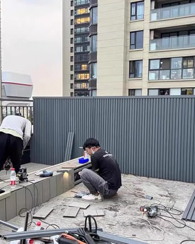 Pantalla de privacidad de metal independiente para espacios al aire libre, diseño de valla de listones que mejora la privacidad del patio y el balcón