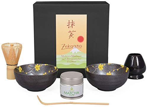 Aricola Matcha-Set 6-teilig, bestehend aus 2 Matchaschalen anthrazit/gelb, Matchalöffel, Matchabesen, schwarzer Besenhalter und 30g Matcha in Geschenkbox. Original