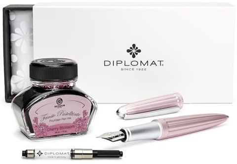 Diplomat Aero Füllhalter in antique rose mit Edelstahlfeder M und farblich perfekt passender Füllhaltertinte