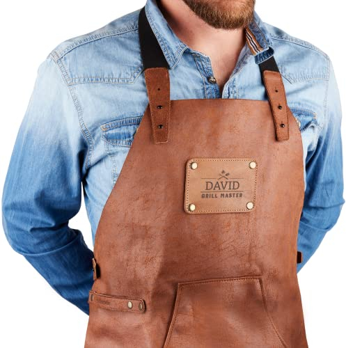 your surprise Recycelte Lederschürze personalisiert - Grillschürze für Männer und Frauen personalisierbar mit Namen, Geschenk für Grill- Kochbegeisterte (Recycelte Leder - Braun)