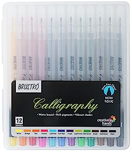 BRUSTRO Kalligrafipenna | 2 mm | Set med 12 färger | Giftfria, levande färger, skrivande, vattenbaserad, blekningsbeständig, snabbtorkande | Perfekt för journalföring och scrapbooking